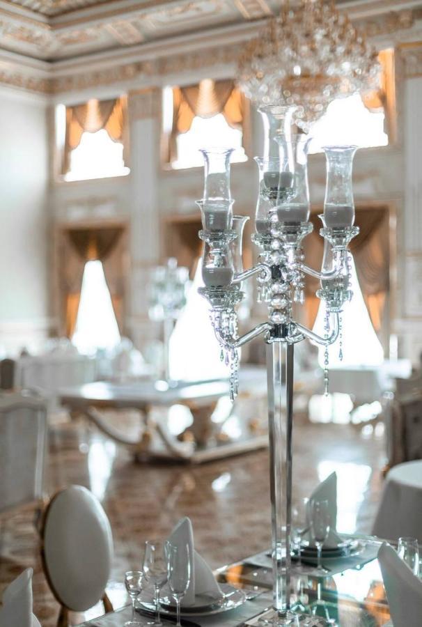 Hotel Grand Aristocrate Dubovtsy Exteriör bild