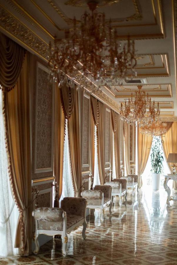 Hotel Grand Aristocrate Dubovtsy Exteriör bild