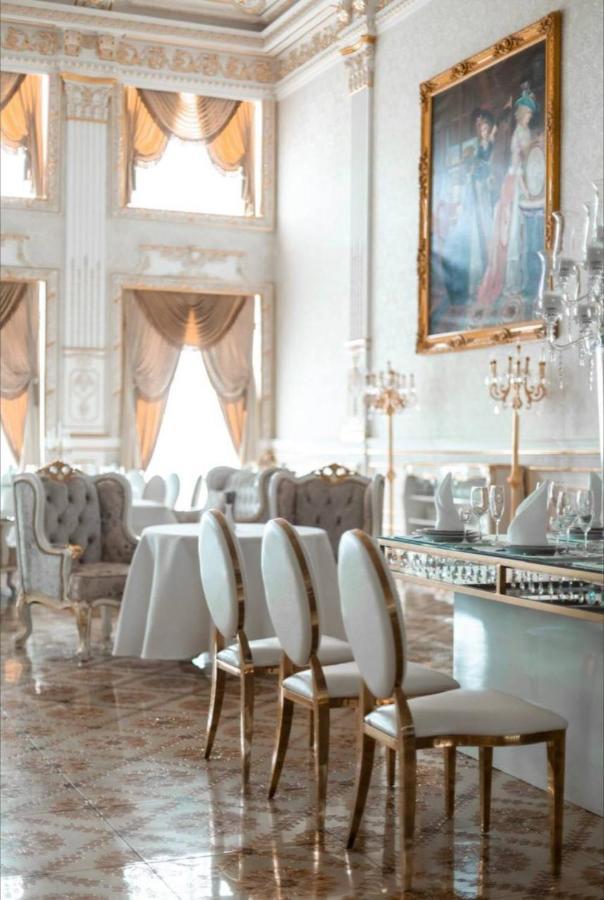 Hotel Grand Aristocrate Dubovtsy Exteriör bild