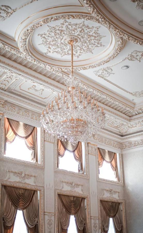 Hotel Grand Aristocrate Dubovtsy Exteriör bild