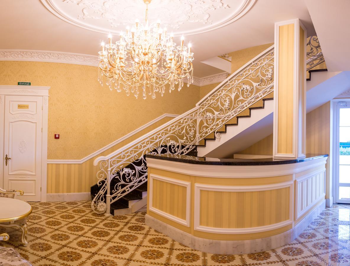 Hotel Grand Aristocrate Dubovtsy Exteriör bild